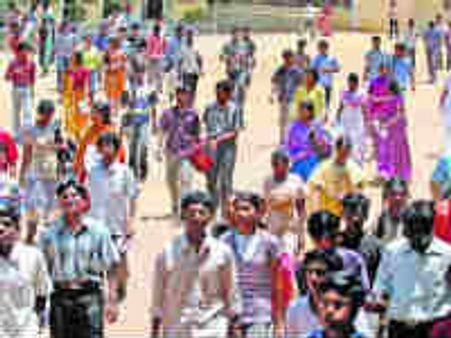 ಎಐಇಇಇ ಪ್ರಶ್ನೆ ಪತ್ರಿಕೆ ಬಯಲು; ನಾಲ್ವರ ಬಂಧನ