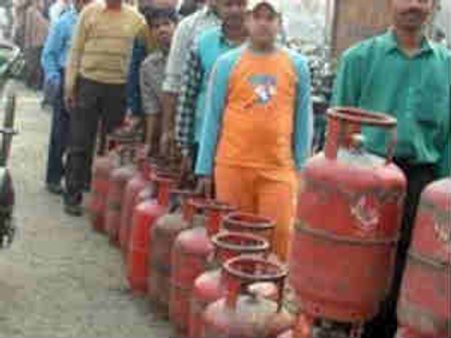 ಅಡುಗೆ ಅನಿಲ, ಡೀಸೆಲ್, ಸೀಮೆಎಣ್ಣೆ ಶೀಘ್ರ ತುಟ್ಟಿ