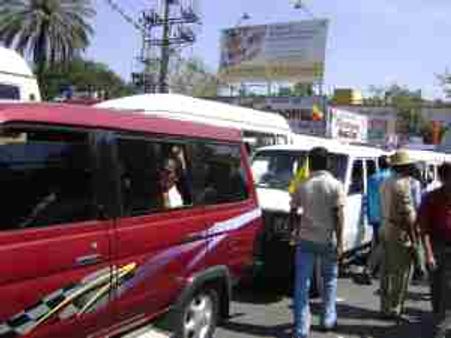 ಮೈಸೂರು ಬಳ್ಳಾರಿ ಹೊಸೂರು ತುಮಕೂರು ರಸ್ತೆ ಬಂದ್
