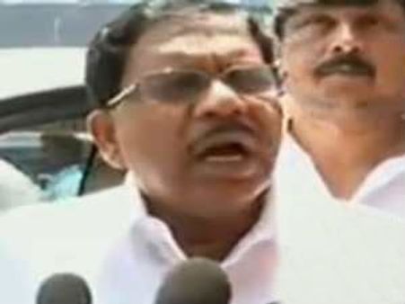 ಕಾಂಗ್ರೆಸ್ ನಿಂದ ರಸ್ತೆ ತಡೆ, ಜನಜೀವನ ಅಸ್ತವ್ಯಸ್ತ