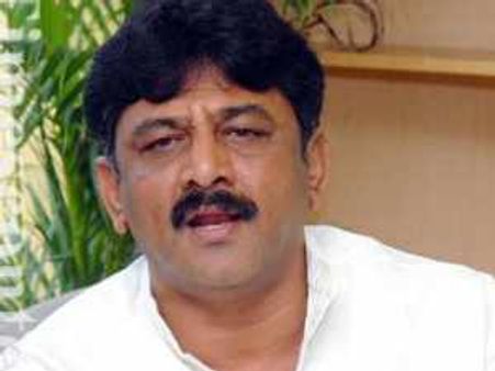 ಯಡ್ಡಿ ಪದಚ್ಯುತಿಗೆ ಬಿಜೆಪಿಯಿಂದಲೇ ಪಿತೂರಿ : ಡಿಕೆಶಿ