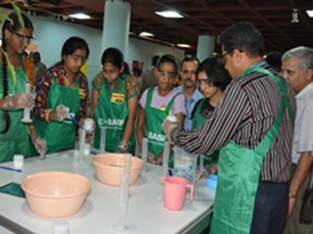 ಬೆಂಗಳೂರಿನ ಕಿಡ್ಸ್ ಲ್ಯಾಬ್ ನಲ್ಲಿ ಭವಿಷ್ಯದ ವಿಜ್ಞಾನಿಗಳು