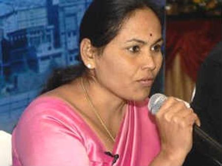 ಸಚಿವೆ ಶೋಭಾ- ಬಯ್ಯಾಪುರ ನಡುವೆ ಮಾತಿನ ಚಕಮಕಿ