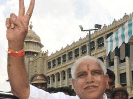 ರಾಜ್ಯಪಾಲರ ವರ್ತನೆ ಮೇಲೆ ಕಣ್ಗಾವಲು: ಯಡಿಯೂರಪ್ಪ