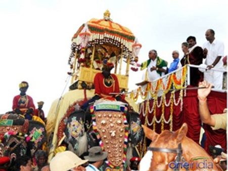 ಮೈಸೂರು ದಸರಾದಲ್ಲಿ ಏರ್ ಶೋ, ಯುವ ದಸರಾ ಬೇಡ