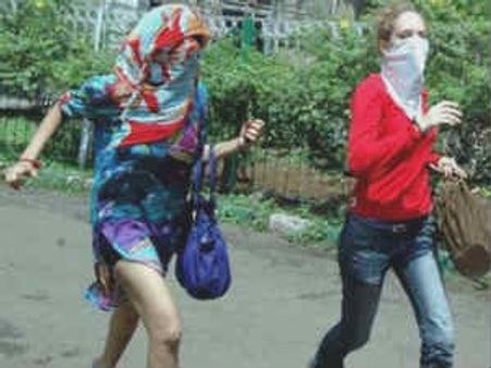 ಮುಂಬೈ ರೇವ್ ಪಾರ್ಟಿ: 300 ಯುವಕ, ಯುವತಿಯರ ಸೆರೆ