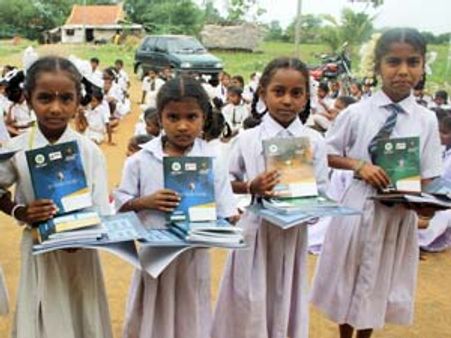 ಶಿಕ್ಷಣ ಮಾಧ್ಯಮ ಕನ್ನಡದಲ್ಲೇ ಇರ್ಲಿ, ಇಂಗ್ಲೀಷ್ ಹೇರಿಕೆ ಏಕೆ?