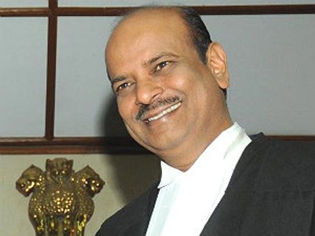 ನ್ಯಾ.ದಿನಕರನ್ ಪ್ರಕರಣ: ಸುಪ್ರೀಂ ವಾಗ್ದಂಡನೆಗೆ ಅನುಮತಿ