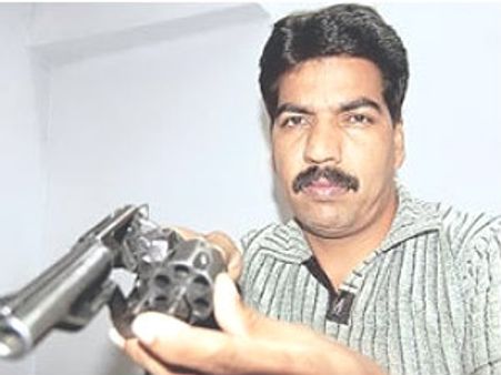 ಮತ್ತೆ ಗನ್ ಹಿಡಿಯಲು ಎನ್ಕೌಂಟರ್ ದಯಾನಾಯಕ್‌ ಸಿದ್ಧತೆ