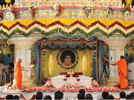 ಭಕ್ತರ ದರ್ಶನಕ್ಕೆ ಪುಟ್ಟಪರ್ತಿ ಸಾಯಿಬಾಬಾ ಸಮಾಧಿ