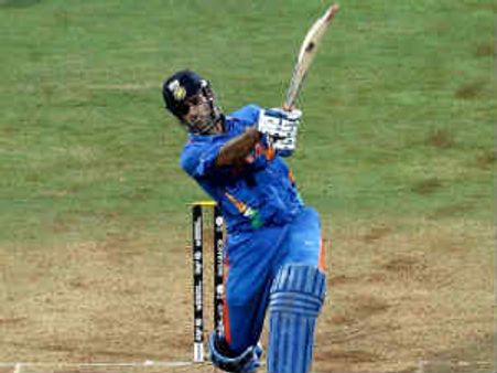 ಎಂಎಸ್ ಧೋನಿ ವಿಶ್ವಕಪ್ ಬ್ಯಾಟ್ ಭಾರಿ ಮೊತ್ತಕ್ಕೆ ಹರಾಜು