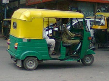 ಬೆಂಗಳೂರು ಬೀದಿ ಬದಿಯ ಆಟೋರಿಕ್ಷಾ