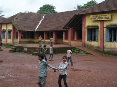 ಕನ್ನಡದ ಕತ್ತು ಹಿಚುಕುತ್ತಿರುವ ಕೇರಳ ಸರಕಾರ?