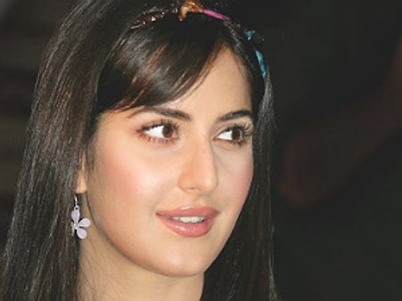 ಹಾಫ್ ಇಂಡಿಯನ್ ಖ್ಯಾತಿಯ ನಟಿ ಕತ್ರಿನಾಗೆ ಬಿಜೆಪಿ ಹೂವೀಳ್ಯ