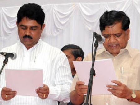 ಶೆಟ್ಟರ್ ಬಣದ 9 ಮಂತ್ರಿಗಳ ಪ್ರಮಾಣ ವಚನ