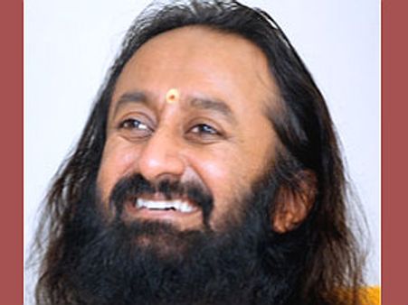 ರವಿಶಂಕರ ಗುರೂಜಿಯಿಂದ ಕಾಂಗ್ರೆಸ್ ಹಿಗ್ಗಾಮುಗ್ಗಾ ತರಾಟೆಗೆ