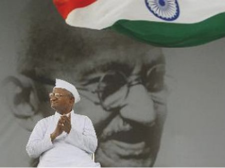 288 ಗಂಟೆ ಉಪವಾಸಕ್ಕೆ ಕೊನೆಹಾಡಿದ ಅಣ್ಣಾ ಹಜಾರೆ