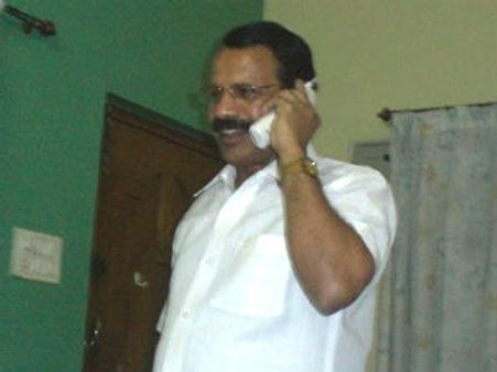 ಮಾತಿಗೆ ತಪ್ಪಿದ ಸಿಎಂ, ಐಎಎಸ್ ಅಧಿಕಾರಿಗಳ ವರ್ಗ ಶುರು