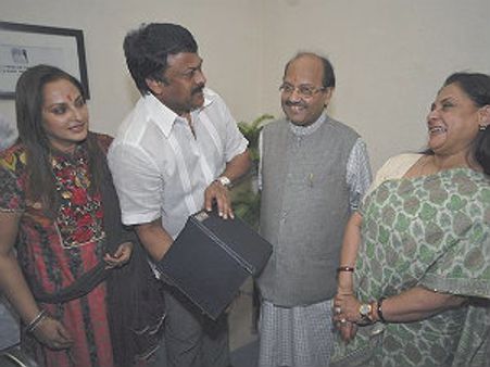 ಎಡಬಿಡಂಗಿ ಅಮರ್ ಸಿಂಗ್ ತಿಹಾರ್ ಜೈಲಿನಲ್ಲಿ ಏಕಾಂಗಿ