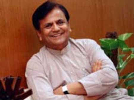 ವೋಟಿಗಾಗಿ ನೋಟು: ಸೋನಿಯಾ ಕಾರ್ಯದರ್ಶಿ ಅಹ್ಮದ್ ರುವಾರಿ