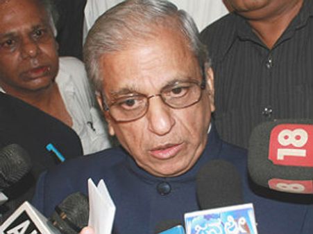 'ಕಳಂಕಿತ' ಪಾಟೀಲ್ ರಾಜೀನಾಮೆ: ಸರಕಾರದ ಮುಂದಿನ ನಡೆಯೇನು?