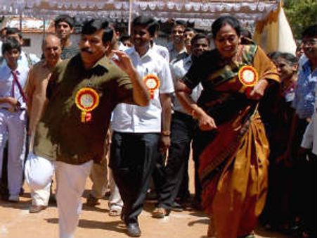 ಒಂಟಿ ಕಾಲಿನಲ್ಲಿ ಸಚಿವ ರಾಮದಾಸ್ ಓಟ