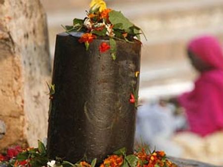 ನವರಾತ್ರಿ:ಯಾವ ದೇವರಿಗೆ ಯಾವ ಹೂವು ಶ್ರೇಷ್ಠ?