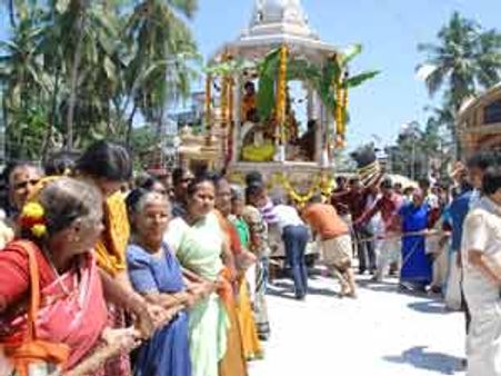 ವಿಧವೆಯರಿಗೆ ಕುಂಕುಮ ಕೊಟ್ರೆ ಉದ್ಧಾರ ಸಾಧ್ಯನಾ?