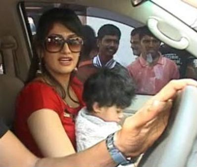 ರಾಧಿಕಾಗೆ ಕವಡೆ ಕಾಸಿನ ಕಿಮ್ಮತ್ತಿಲ್ಲ: ಹಿಂದೂ ಕಾಯ್ದೆ