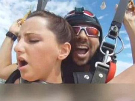 ಯುವ ಪ್ರೇಮಿಗಳ 'ಆಕಾಶಬುಟ್ಟಿಯಲ್ಲಿ ಸೆಕ್ಸ್' ವಿಡಿಯೋ ರಾದ್ಧಾಂತ