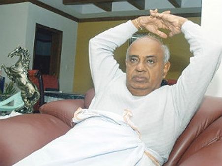 ಮಾಜಿ ಪ್ರಧಾನಿ ದೇವೇಗೌಡರೊಂದಿಗೆ ಮುಖಾಮುಖಿ