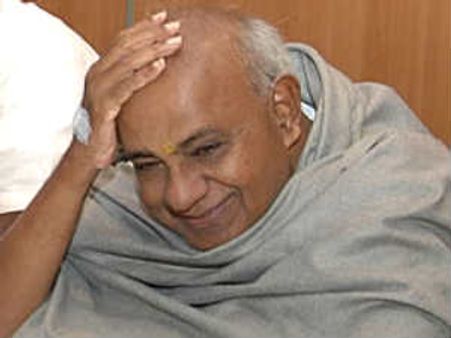 ದೇವೇಗೌಡರೆಂಬ ಐರಾವತವೂ ಉಗ್ರಪ್ಪನೆಂಬ ಪಮೇರಿಯನ್‌ ಮರಿಯೂ