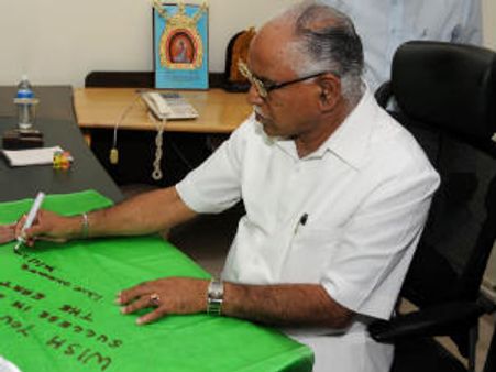 ರಾಹುಕಾಲ ನಂತರ ಬಿಎಸ್ ವೈ ಹೊರಕ್ಕೆ: ಸ್ವಾಮಿ