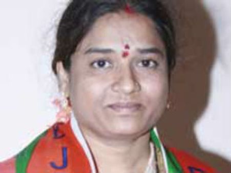 ಅಣ್ಣ ರಾಮು ಬೆಂಬಲಕ್ಕೆ ನಿಂತ ತಂಗಿ ಬಳ್ಳಾರಿ ಶಾಂತಾ