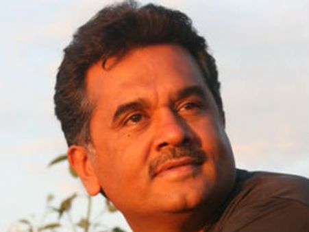 ವಿಶ್ವೇಶ್ವರ್ ಭಟ್ ಫೇಸ್ ಬುಕ್ ಜನಪ್ರಿಯತೆ ಏರಿಳಿತ