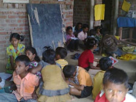 ಯಾದಗಿರಿ ಬಡ ಶಾಲಾ ಮಕ್ಕಳ ಲೈಫು ಇಷ್ಟೇನಾ?