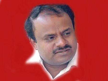 ನ್ಯಾ. ಹೆಗ್ಡೆ ತಾನು ಕಳ್ಳ, ಪರರನ್ನು ನಂಬ: ಕುಮಾರಸ್ವಾಮಿ ಸಿಡಿಮಿಡಿ