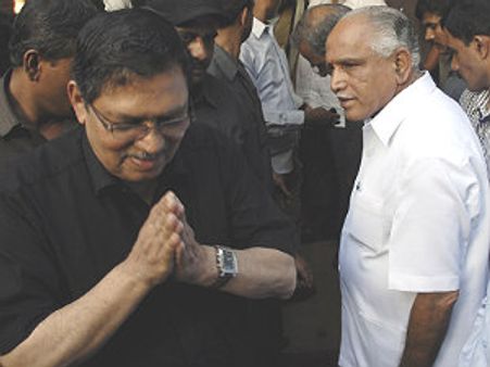 ನ್ಯಾ ಹೆಗ್ಡೆಗೆ ಕೇಂದ್ರದಲ್ಲಿ ಮಹತ್ವ ಸ್ಥಾನದ ಆಮಿಷ: ಯಡಿಯೂರಪ್ಪ