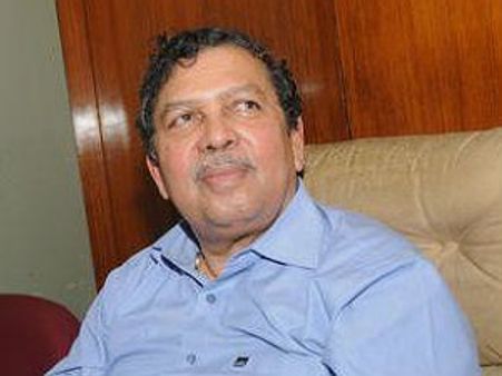 ಸ್ವಾಮಿ ಸದಾನಂದರೇ ಹೀಗೇಕೆ ತದ್ವಿರುದ್ಧ ಹೇಳಿಕೆ ನೀಡುತ್ತಿದ್ದೀರಿ?