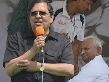 ಸಂತೋಷ್‌ ಹೆಗ್ಡೆಗೆ ಯಡಿಯೂರಪ್ಪ ಅವರ 4 ಸರಳ ಪ್ರಶ್ನೆಗಳು