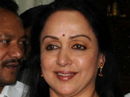 ಬಸವಳಿದ ಬಳ್ಳಾರಿಗೆ ತಂಪೆರೆದ ಹೇಮಾಮಾಲಿನಿ