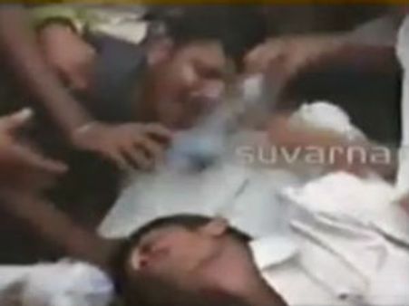 ಕನ್ನಡ ಸವಿ ಉಣ್ಣಲು ಬಂದ ಕನ್ನಡಿಗರಿಗೆ ಲಾಠಿ ರುಚಿ