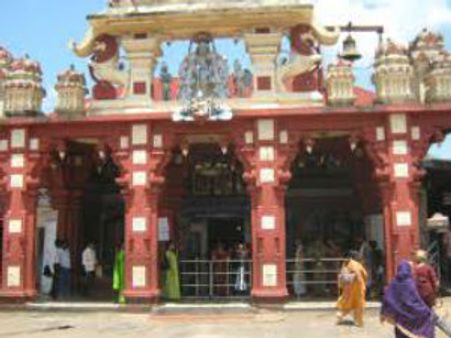 ಉಡುಪಿ ಪರ್ಯಾಯ: ಮುಸ್ಲಿಂ, ಕ್ರೈಸ್ತರಿಂದ ಹೊರೆಕಾಣಿಕೆ