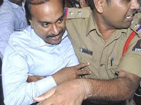 ರೆಡ್ಡಿ ಕಾರು ರಿಜಿಸ್ಟರೇ ಆಗಿಲ್ಲ; ಹೆಲಿಕಾಪ್ಟರ್ ಠಾಣೆಯಲ್ಲಿ ಠಿಕಾಣಿ