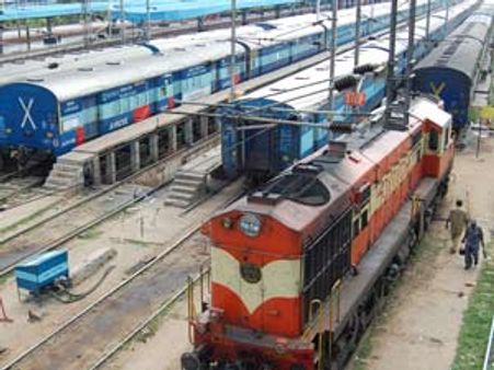 ರೈಲು ದರ ಶೇ.25ರಷ್ಟು ಏರಿಕೆಗೆ ಚಿಂತನೆ