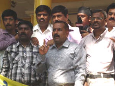 ವಕೀಲರ ಪುಂಡಾಟಿಕೆ : ಸಿಬಿಐ ತನಿಖೆಗೆ ಪತ್ರಕರ್ತರ ಒತ್ತಾಯ