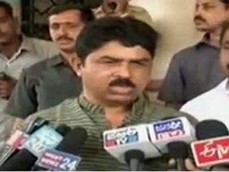 ಡಿಜಿಪಿ ರಮೇಶ್ ಸೇರಿ ಇಬ್ಬರು ಅಧಿಕಾರಿಗಳ ವರ್ಗ