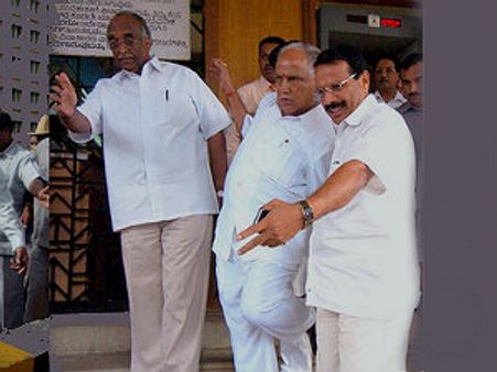 ಹಿರಿತಲೆಗಳು ಅಖಾಡಕ್ಕೆ:ಯಡಿಯೂರಪ್ಪಗೆ ನಡುಕ ಶುರು