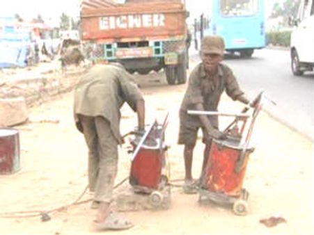 ಬೆಂಗಳೂರು ಮೈಸೂರು ಹೈವೇ ಗ್ರೀಸ್ ಬಾಯ್ಸ್