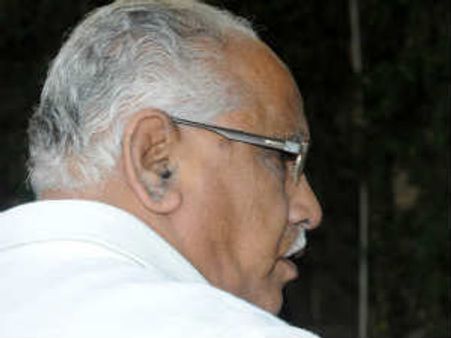 ಸಿಎಂ ಪಟ್ಟ: ದಿಲ್ಲಿ ದಂಡಯಾತ್ರೆ ಕೈಬಿಟ್ಟ ಯಡಿಯೂರಪ್ಪ